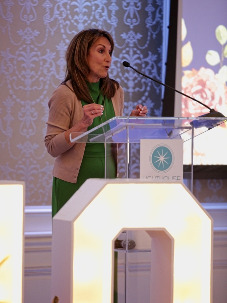 13-Program-Donna-1-1J5A3352